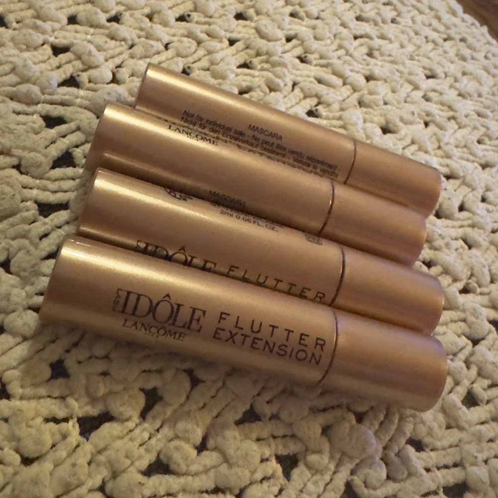 Idole labcome flutter extension black lash mascara x4